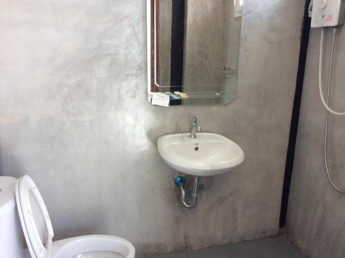 Solarcell Private Homestay - โซล่าเซลล์ไพรเวทโฮมสเตย์ Uthai Thani Exteriér fotografie